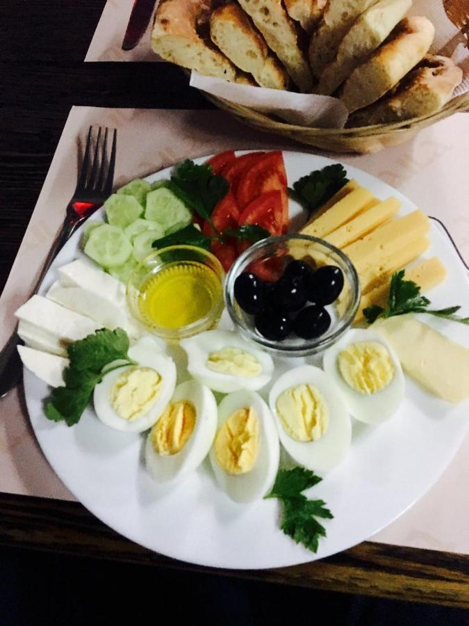 Krovat Na Deribasovskoy Odessa Esterno foto